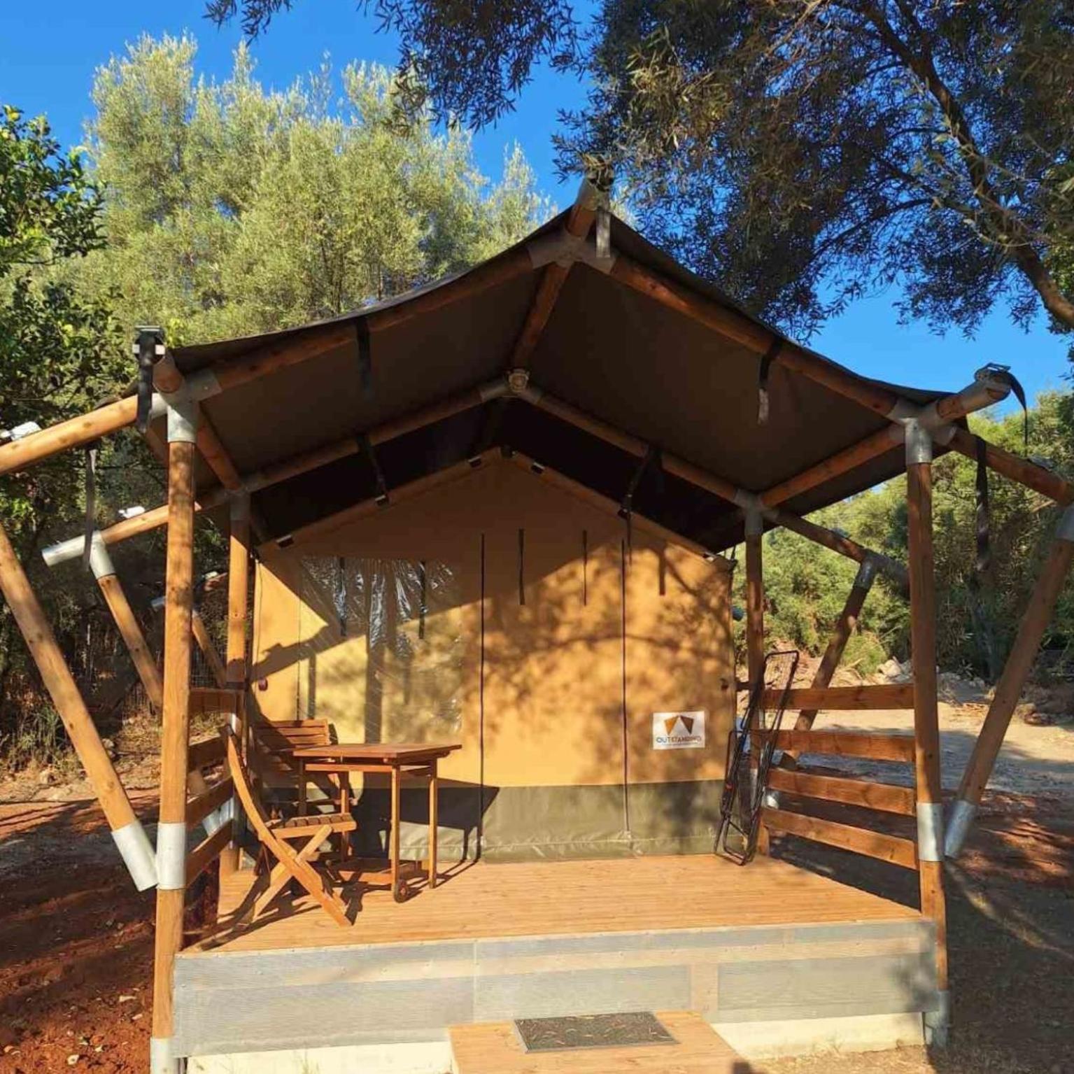 Nirikos Camping Spasmeni Vrisi Camera foto
