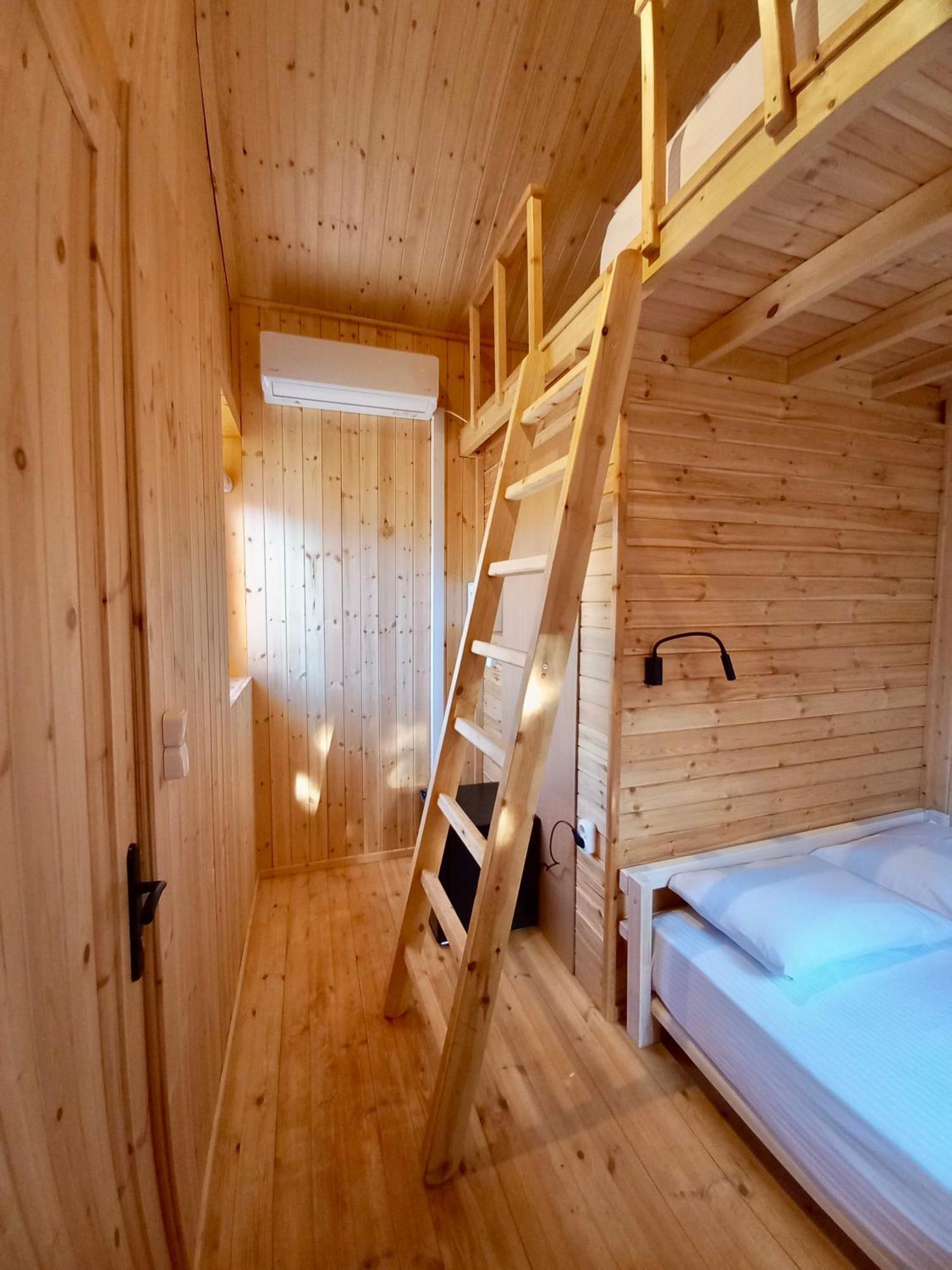 Nirikos Camping Spasmeni Vrisi Camera foto