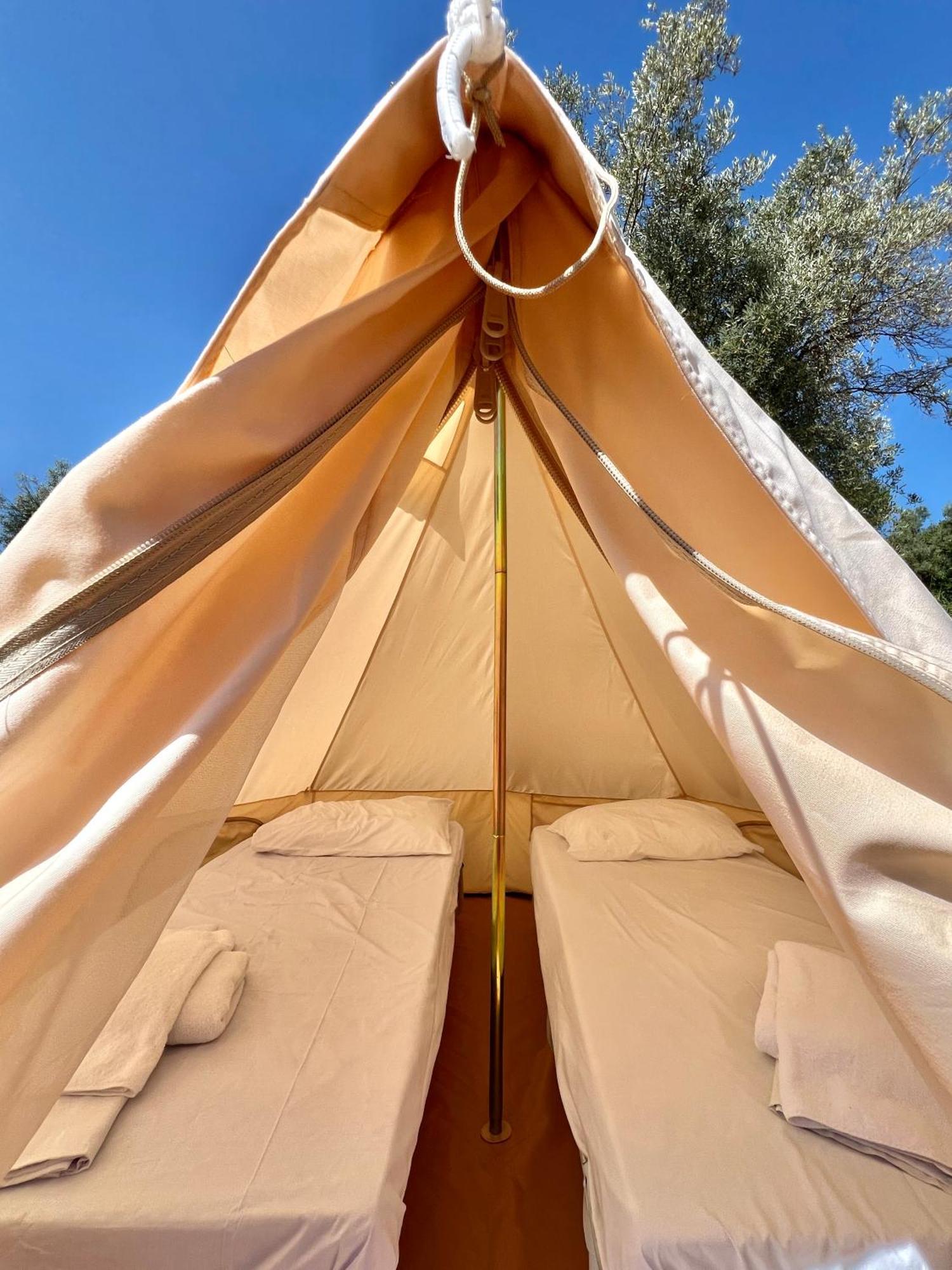 Nirikos Camping Spasmeni Vrisi Camera foto